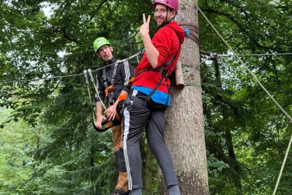 e3cff5dd-e40d-4b6d-baa2-7806c2ee8c6b-768x1024